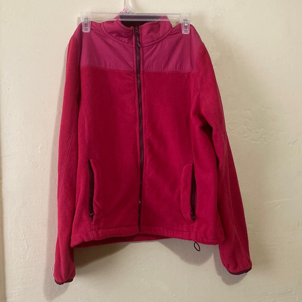 Barley worn comfortable and soft to warm keeps you warm In the inside